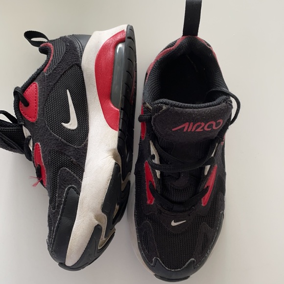 Nike - Picture 2 of 3